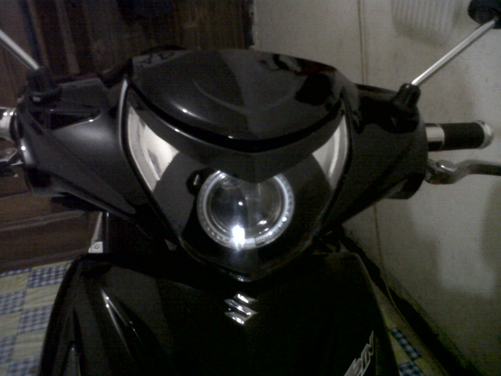 HID Atau Projector Di Motor Matic Suzuki Spin