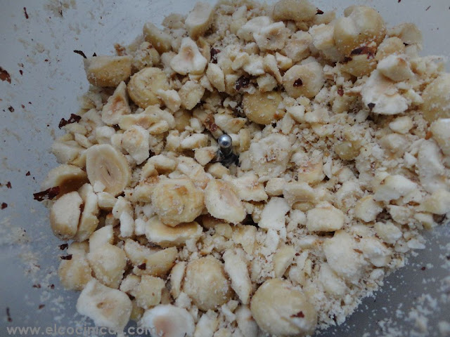 Muffins de plátanos y avellanas