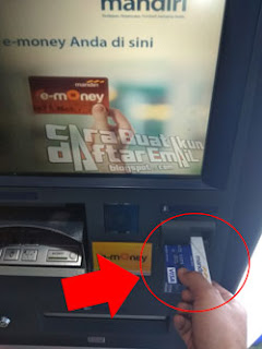 cara ambil uang di atm mandiri