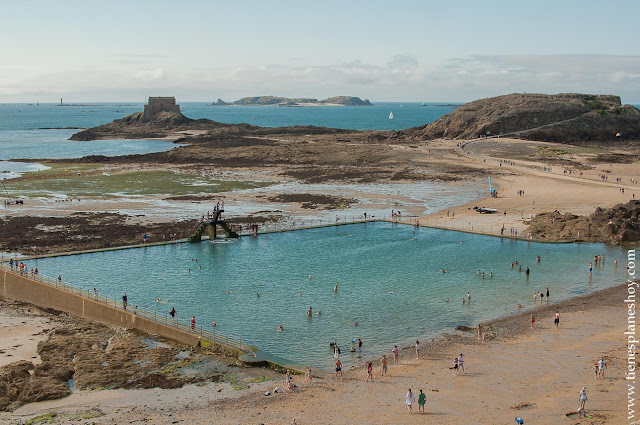 Piscina marea baja Saint Malo viaje Bretaña