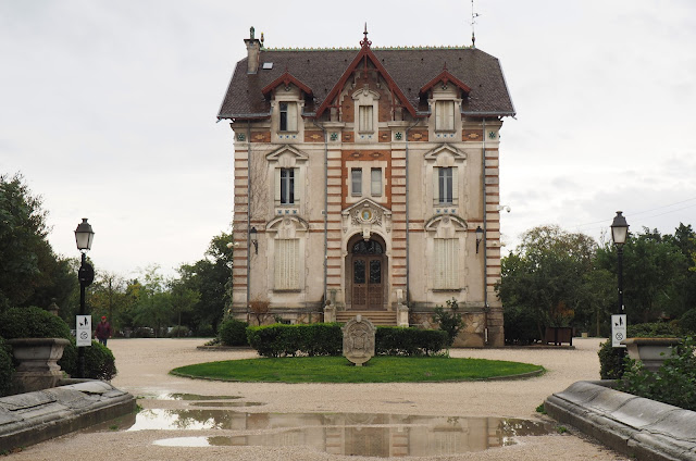 Франция, город Иль-сюр-ла-Сорг (France, the city of Ile-sur-la-Sorgue)