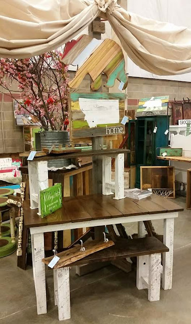 farmhouse table, barnwood, stain, white oak, chestnut, show, vintage, display, http://bec4-beyondthepicketfence.blogspot.com/2016/04/barn-door-hall-tree.html