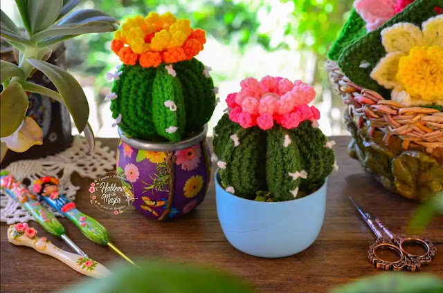 TEJE ADORNOS QUE ENAMORAN Pequeños Cactus Estrella a Crochet