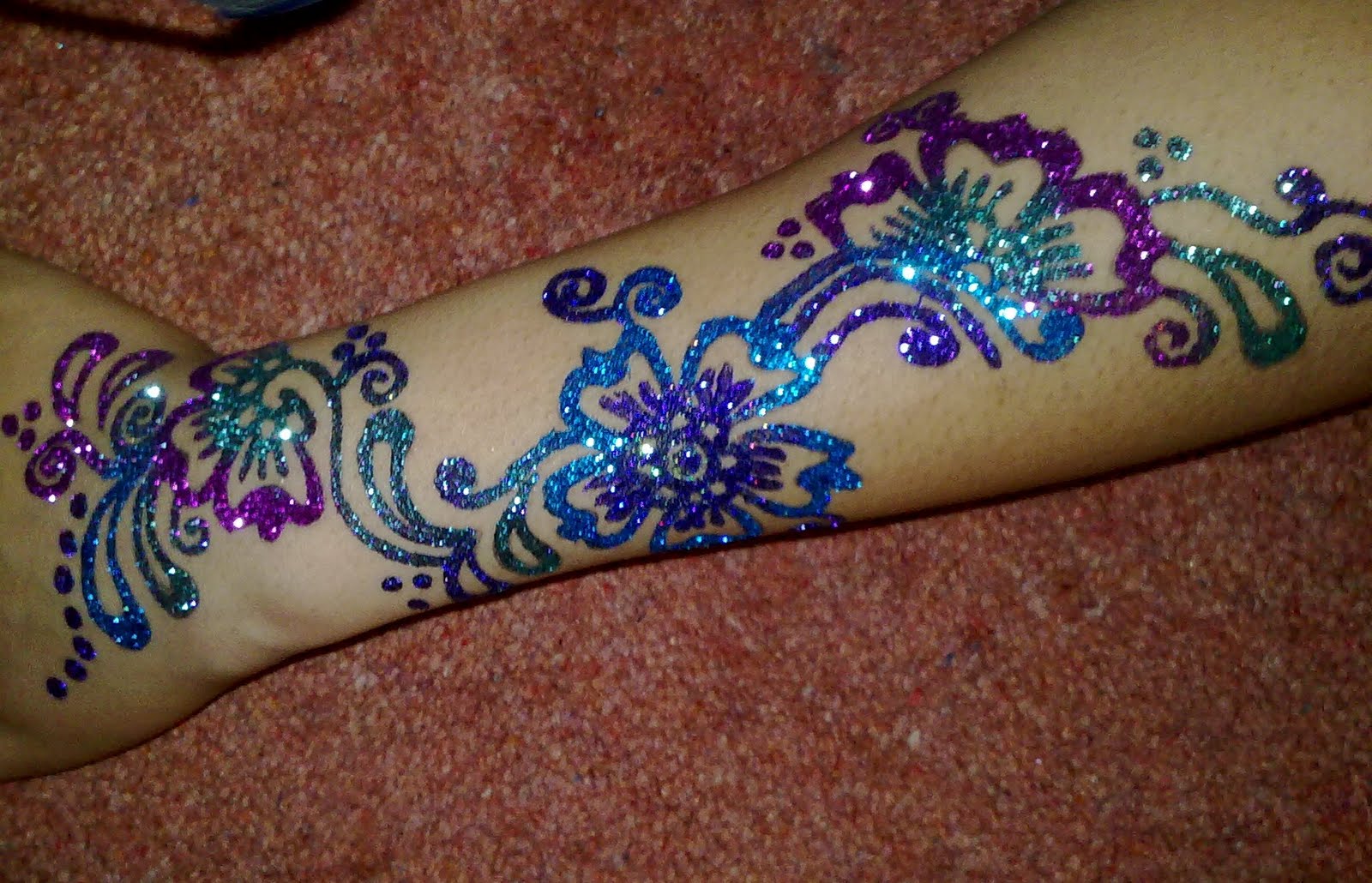 Henna by Nadia Gehlen Traditional henna Glitter henna
