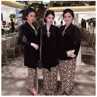 Model Baju Kebaya Batik Seragam Kartinian Modern Terbaru