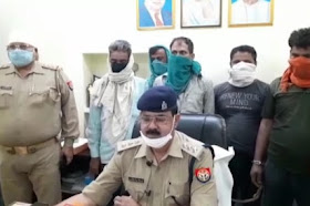 जनपद कासगंज में पुलिस को बड़ी सफलता हाथ लगी । जहाँ पुलिस ने एक शस्त्र फैक्टरी का किया भंडाफोड़