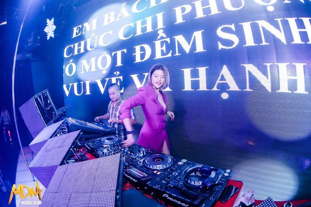 DJ Ngọc Anh sở hữu thời trang platinum