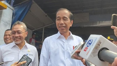 Jokowi Beri Respon Santai Soal Fotonya Tidak ada di Kantor PDIP Sumut