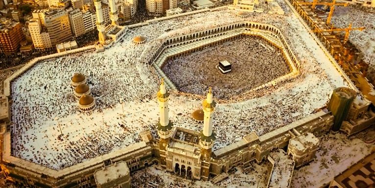 Mekkah Tutup karena Lockdown, Arab Saudi Jual Air Zamzam via Online, naviri.org, Naviri Magazine, naviri majalah, naviri