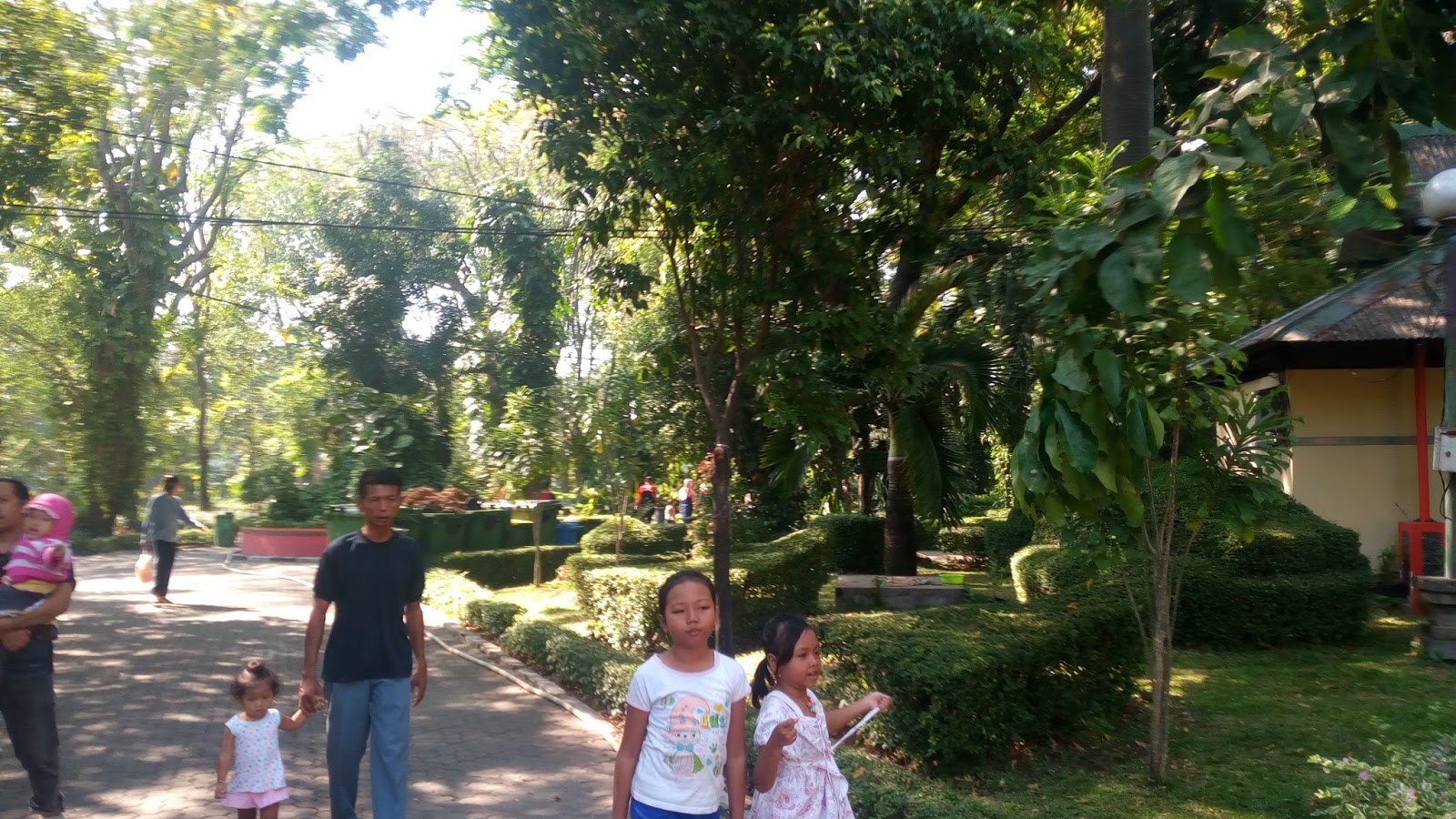 Taman Flora Surabaya Pilihan Tepat Mengisi Liburan Keluarga