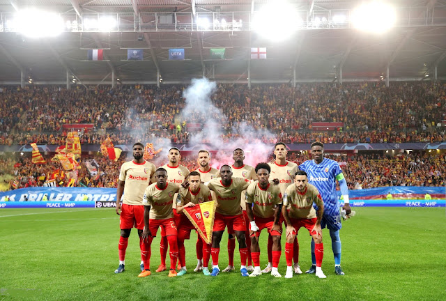 RACING CLUB DE LENS. Temporada 2023-24. Kevin Danso, Facundo Medina, Jonathan Gradit, Salis Abdul Samed, Florian Sotoca, Brice Samba. Nampalys Mendy, Przemysław Frankowski, Deiver Machado, Elye Wahi, Adrien Thomasson. RACING CLUB DE LENS 2 🆚 ARSENAL F. C. 1 Martes 03/10/2023, 21:00 horas. Liga de Campeones de la UEFA, fase de grupos, Grupo B, jornada 2. Lens, Francia, Stade Bollaert-Delelis: 37.040 espectadores. GOLES: ⚽0-1: 14’, Gabriel Jesus. ⚽1-1: 25’, Adrien Thomasson. ⚽2-1. 69’, Elye Wahi.