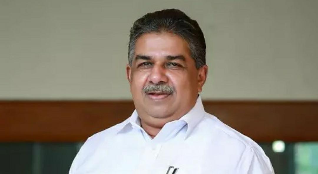 ഭരണഘടന വിരുദ്ധ പരാമര്ശത്തില് മന്ത്രി സജി ചെറിയാന് രാജിവെച്ചു. ഭരണഘടന വിരുദ്ധ പരാമര്ശത്തില് മന്ത്രി സജി ചെറിയാന് രാജിവെച്ചു.