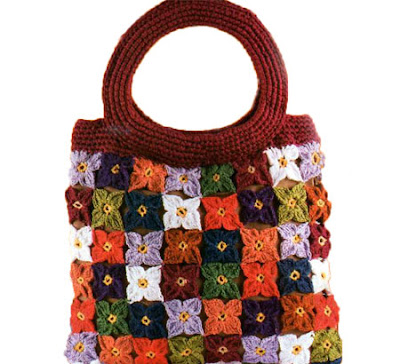 BOLSA DE CROCHE COM MOTIVOS COLORIDOS