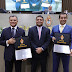  Procurador Alberto Rodrigues Jr. e Defensor Ricardo Paiva recebem título de Cidadão de Manaus na CMM