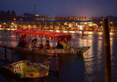 Rasakan Pesona Floating Market Lembang di Liburan Lebaran 2024 Bandung! Nikmati Pengalaman Berbelanja dan Kuliner yang Tak Terlupakan. Temukan Lebih Banyak