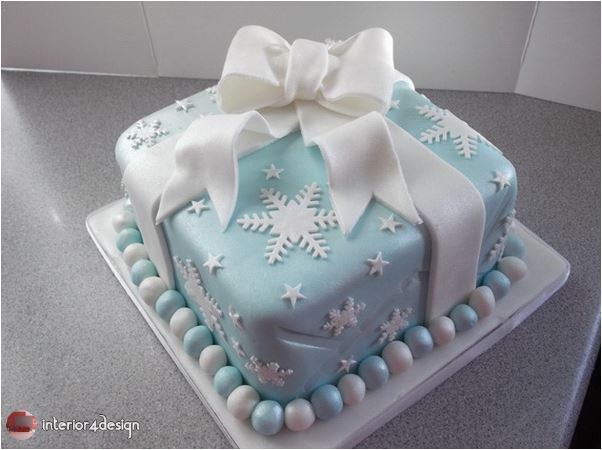 Toppers Galore: Christmas Cake Decorating Ideas