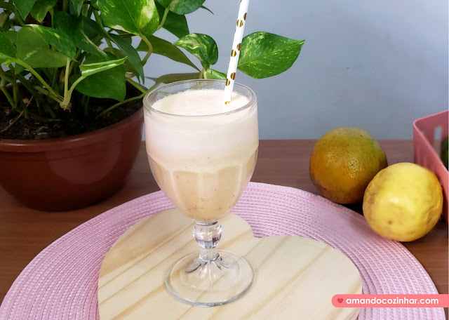 receita de smoothie fácil de frutas amarelas