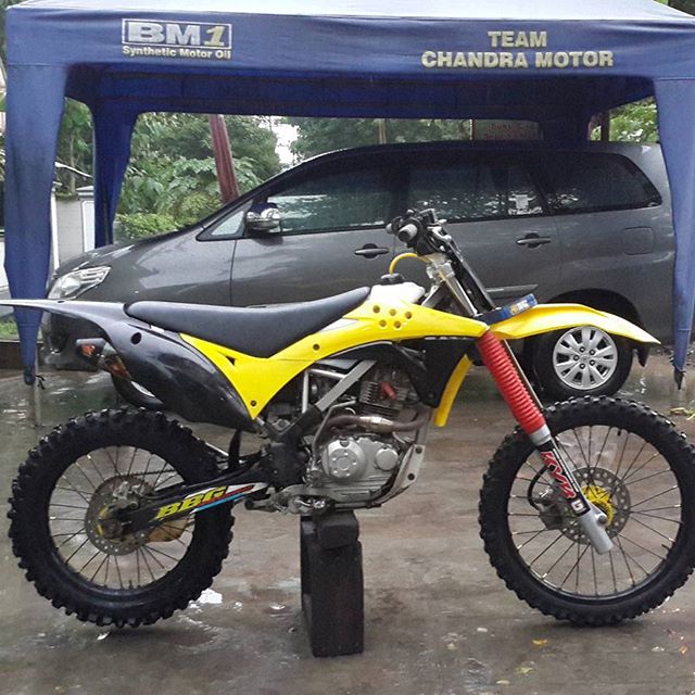 Keren 31 Gambar  Modifikasi Motor  Trail  Klx