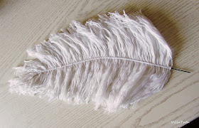 Feathers-made-out-of-yarn.jpg