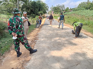 Pengerasan Jalan Pemukiman di Tiyuh Indraloka Mukti