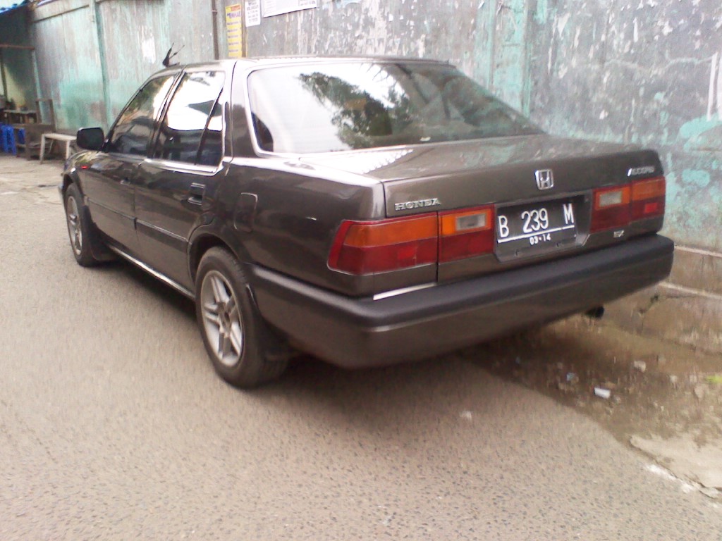 Dijual Mobil HONDA Accord Prestige Tahun 1988 LAPAK MOBIL DAN