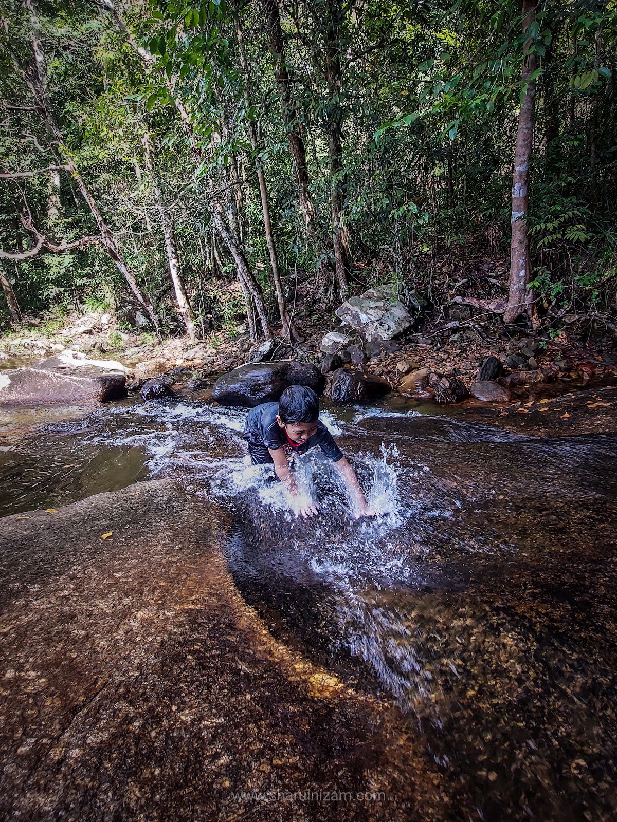 Hiking Ke Blue Pool Telaga Tujuh, Langkawi