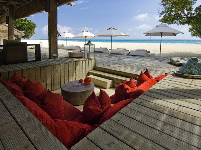 Picture of the sitting area on the beach