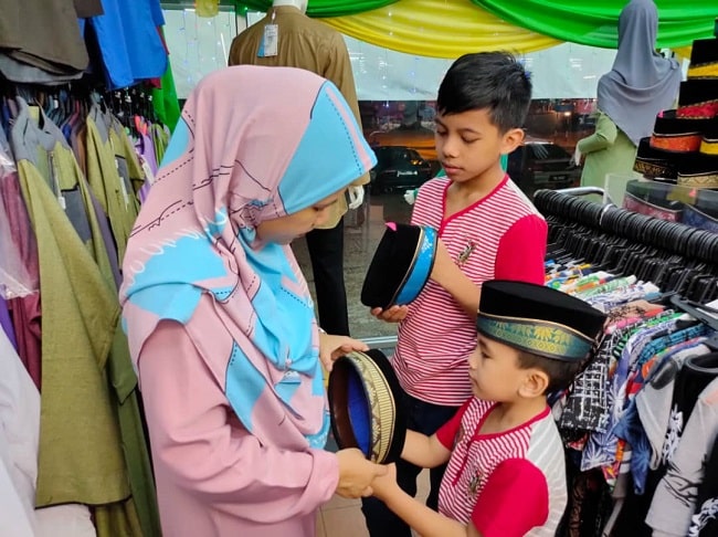 Persiapan Baju Raya