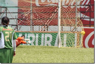 penal al 17, gol de rocio velasquez. (4)