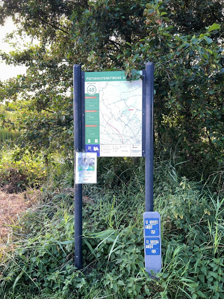 Aanwijsplaten bij fietsroutebord, Molenpolder