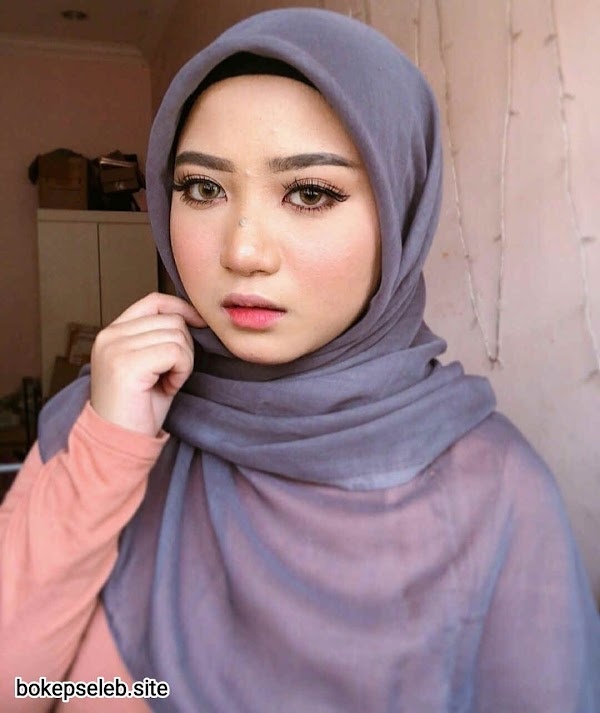 Bokep Ukhti Lepas Hijab Colmek Dikamar Mandi