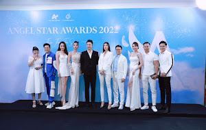 MC song ngữ Nguyễn Hoàng Vĩnh vừa làm MC, vừa làm người mẫu cho show Angel Star Awards