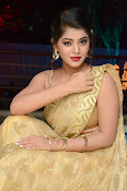 Yamini Bhaskar sizzling in saree-thumbnail-13