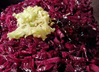 Braised Cabbage with Stacks of Shredded Apple and Jelly