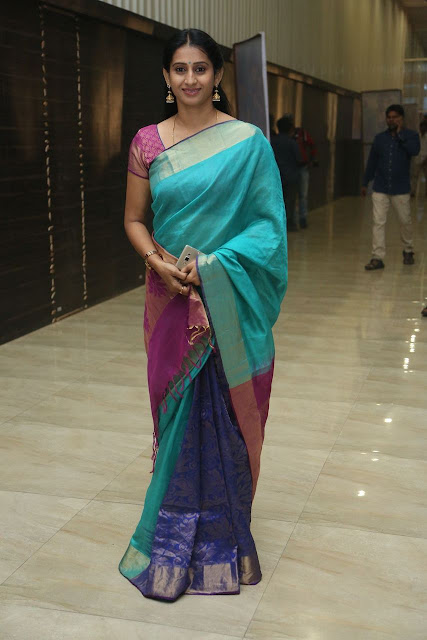 Telugu serial actress Meena Kumari new images in saree