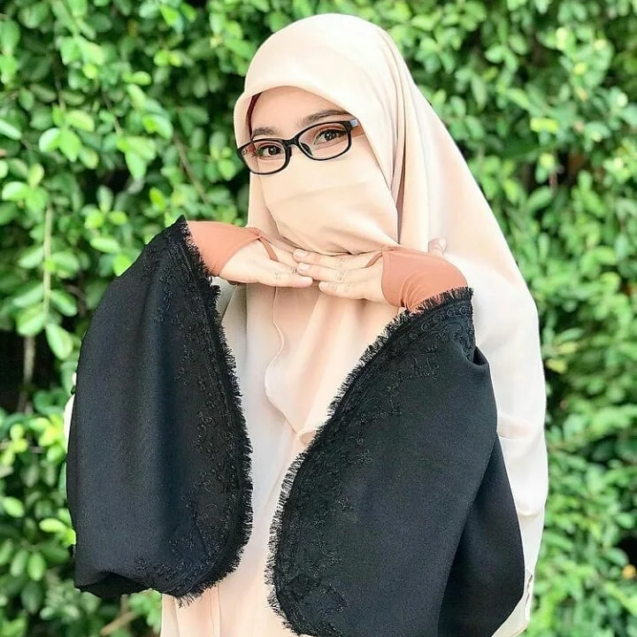 Hijab Girl DP