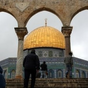 israeli forces raid al-aqsa mosque, the dome of the rock