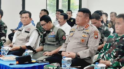 Gubernur Kepri Bersama Kepala BNPB RI Tiba di Natuna, Langsung Gelar Rapat Gabungan