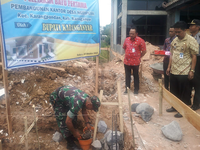 KodimKaranganyar - Peletakan Batu Pertama Pembangunan Kantor Desa Ngemplak