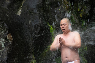 金乗院の火祭り 滝行