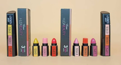 Huda Beauty 3 in 1 Make-Up Stick