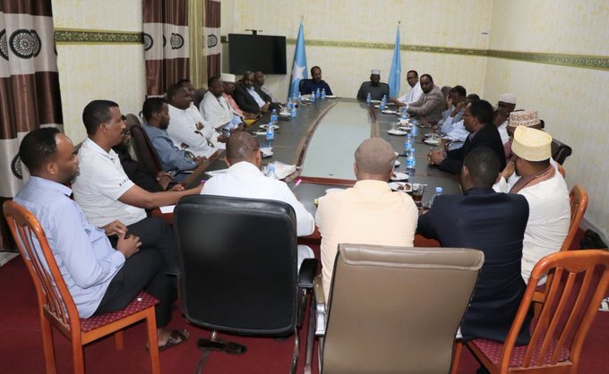 The Somali people ask the opposition to continue to pressure Farmajo