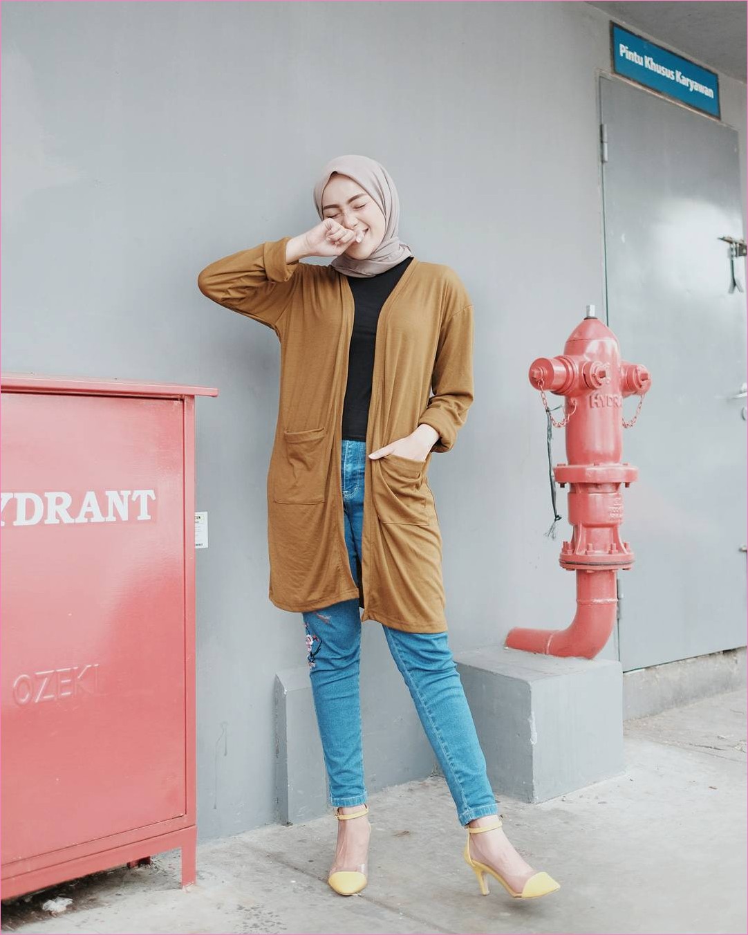  Model Outfit Baju Hijab Casual Untuk Perempuan Gemuk Ala Selebgram  Model Outfit Baju Hijab Casual Untuk Perempuan Gemuk Ala Selebgram 2018