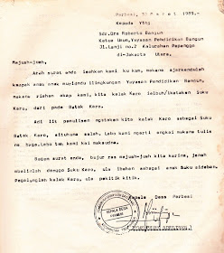 Surat dari Kepala Desa Perbesi: Ingan Pulung Sinulingga kepada Roberto Bangun (Mengenal Orang Karo: Hal. 49). Surat senada juga dikirimkan oleh: Kepala Desa Suka Julu, Pernantin, dll.