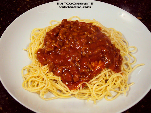 Espaguetis o macarrones boloñesa fácil