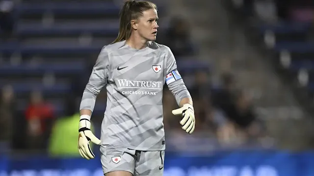 La camiseta de portera de Alyssa Naeher se agota en un tiempo récord