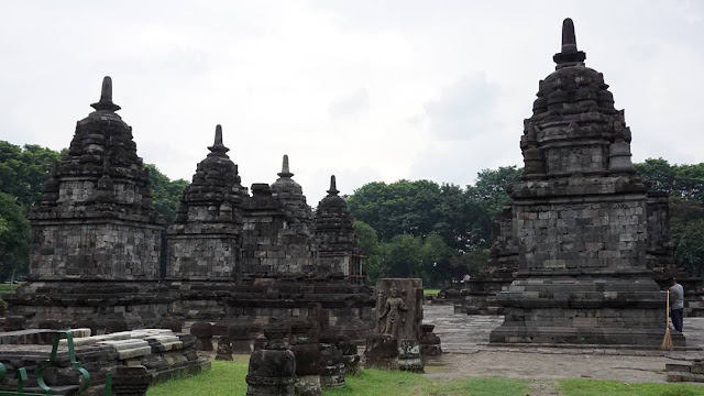 foto komplek candi lumbung klaten