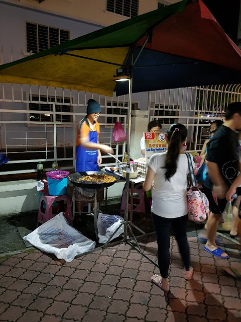 penang jelutong night market char koay kak