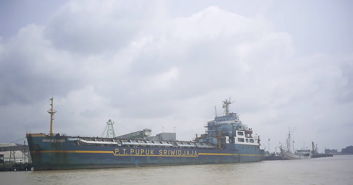 Kapal Kapal Besar Di Sungai Musi