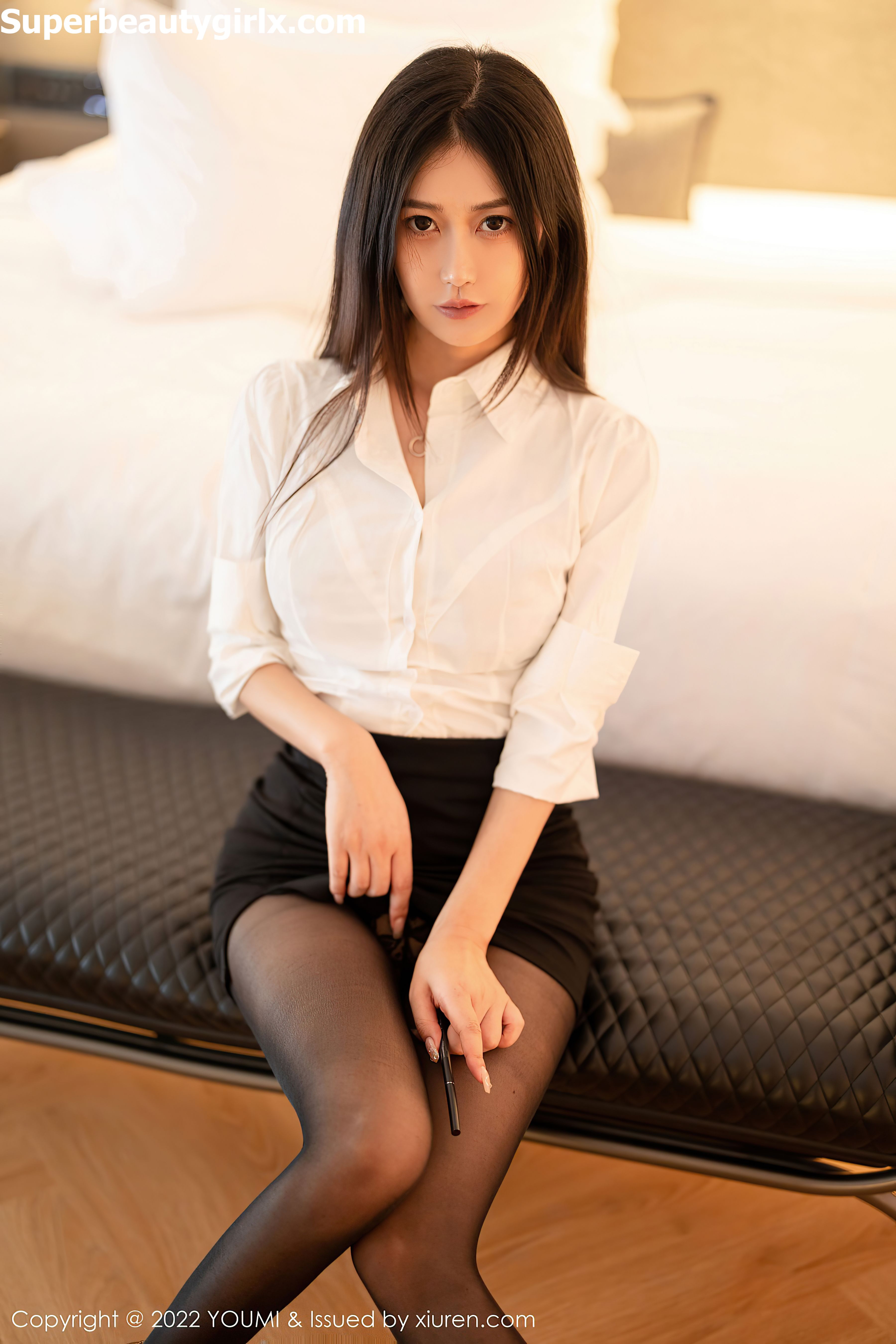 YouMi-Vol.827-laura-Superbeautygirlx.com